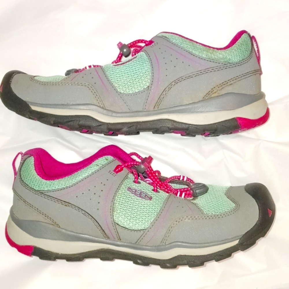 KEEN shoes size 5